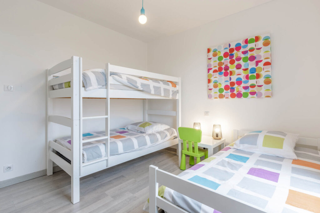 chambre des enfants avec lit superposé-jeux villa